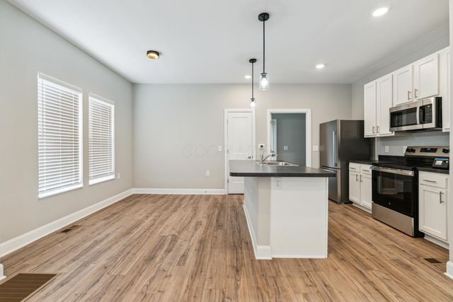 642 Sullivant Avenue, 642 642, Columbus, OH 43215