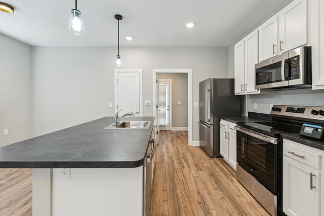 642 Sullivant Avenue, 642 642, Columbus, OH 43215