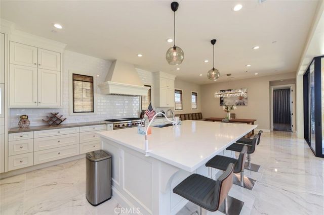 222 Clear Falls, Irvine, CA 92602