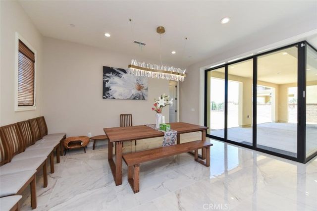 222 Clear Falls, Irvine, CA 92602