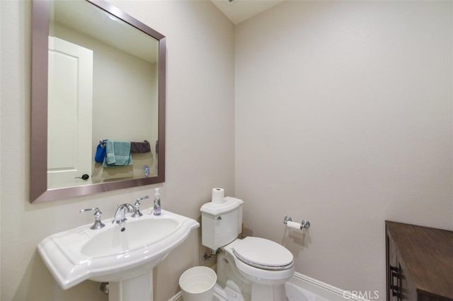 222 Clear Falls, Irvine, CA 92602