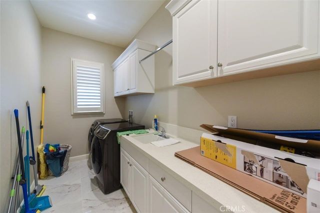 222 Clear Falls, Irvine, CA 92602