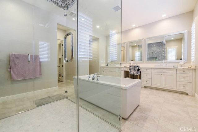 222 Clear Falls, Irvine, CA 92602
