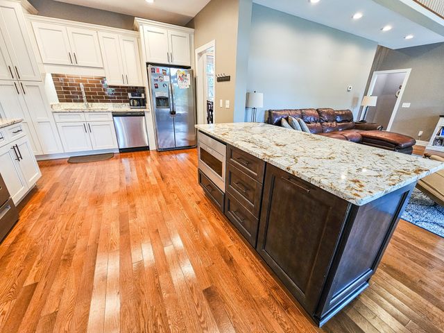 105 N Point Cir, N, Shelbyville, TN 37160