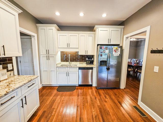 105 N Point Cir, N, Shelbyville, TN 37160