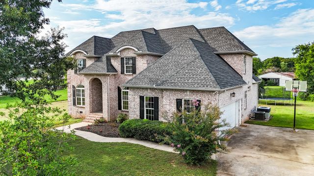 105 N Point Cir, N, Shelbyville, TN 37160