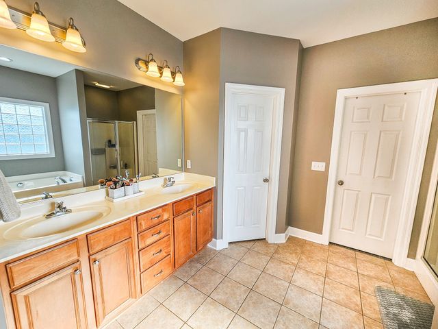 105 N Point Cir, N, Shelbyville, TN 37160