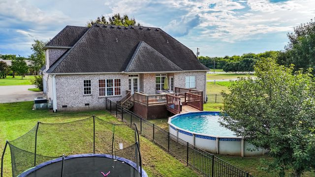 105 N Point Cir, N, Shelbyville, TN 37160