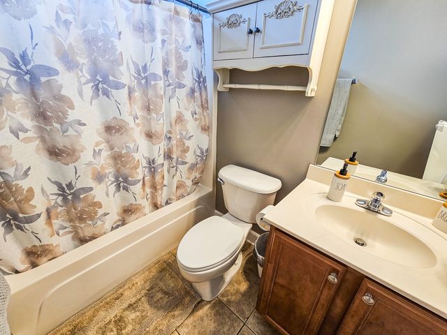 105 N Point Cir, N, Shelbyville, TN 37160