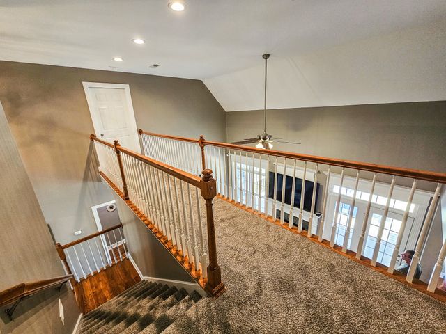 105 N Point Cir, N, Shelbyville, TN 37160