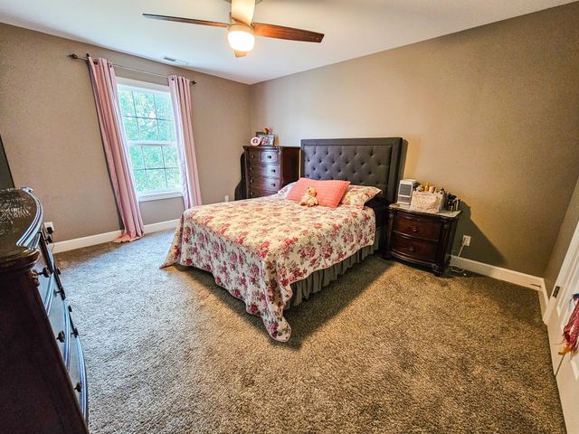 105 N Point Cir, N, Shelbyville, TN 37160