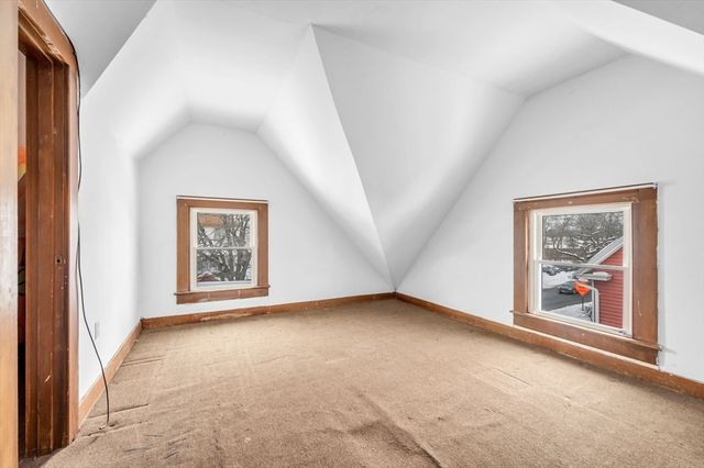 393 Saint James Avenue, Springfield, MA 01109