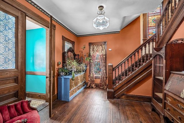 393 Saint James Avenue, Springfield, MA 01109