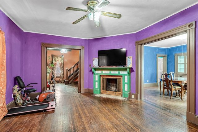 393 Saint James Avenue, Springfield, MA 01109