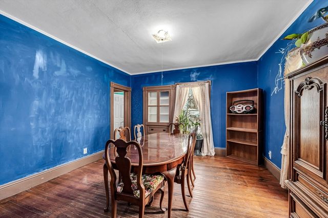 393 Saint James Avenue, Springfield, MA 01109