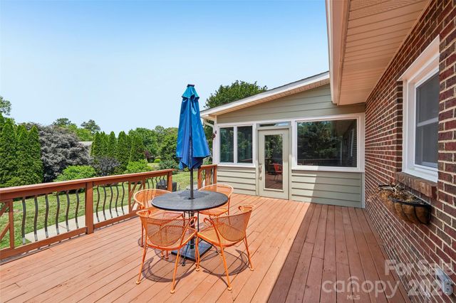 320 Canvasback Road, Mooresville, NC 28117