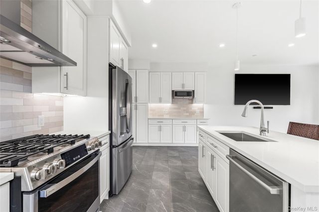 535 2nd Street Duplex "R", Mamaroneck, NY 10543