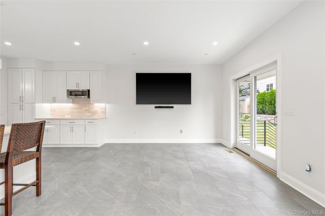535 2nd Street Duplex "R", Mamaroneck, NY 10543