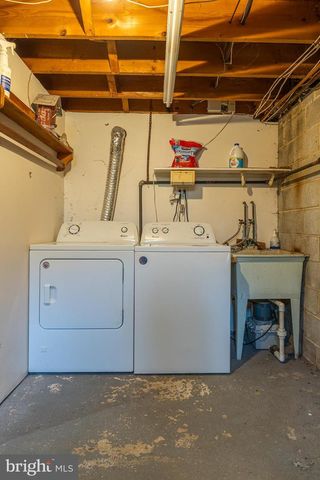 2715 W DUTTON MILL RD, Aston, PA 19014