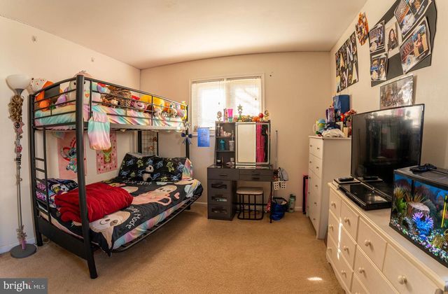 2715 W DUTTON MILL RD, Aston, PA 19014