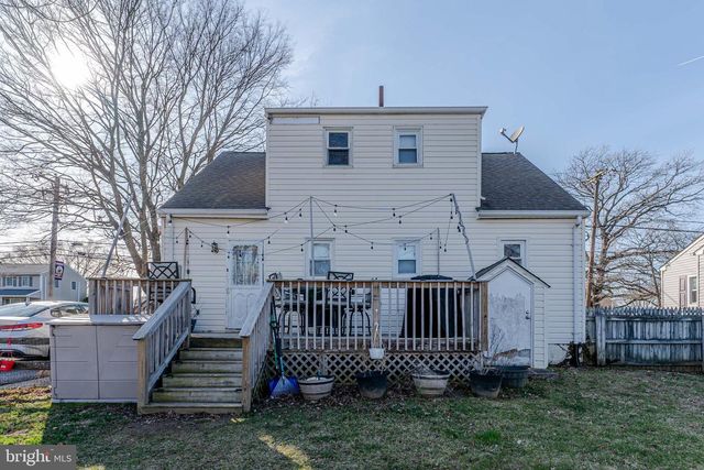 2715 W DUTTON MILL RD, Aston, PA 19014