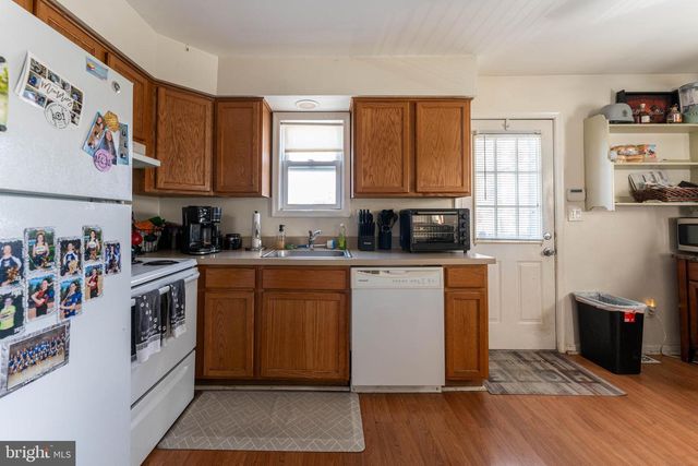 2715 W DUTTON MILL RD, Aston, PA 19014