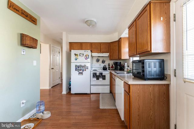 2715 W DUTTON MILL RD, Aston, PA 19014