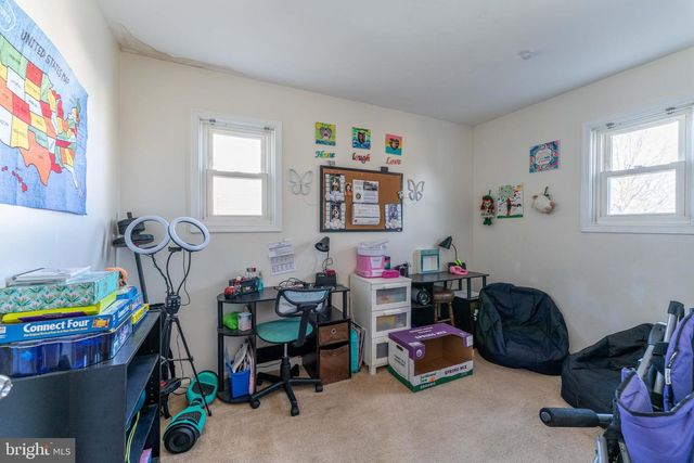 2715 W DUTTON MILL RD, Aston, PA 19014