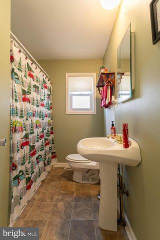 2715 W DUTTON MILL RD, Aston, PA 19014