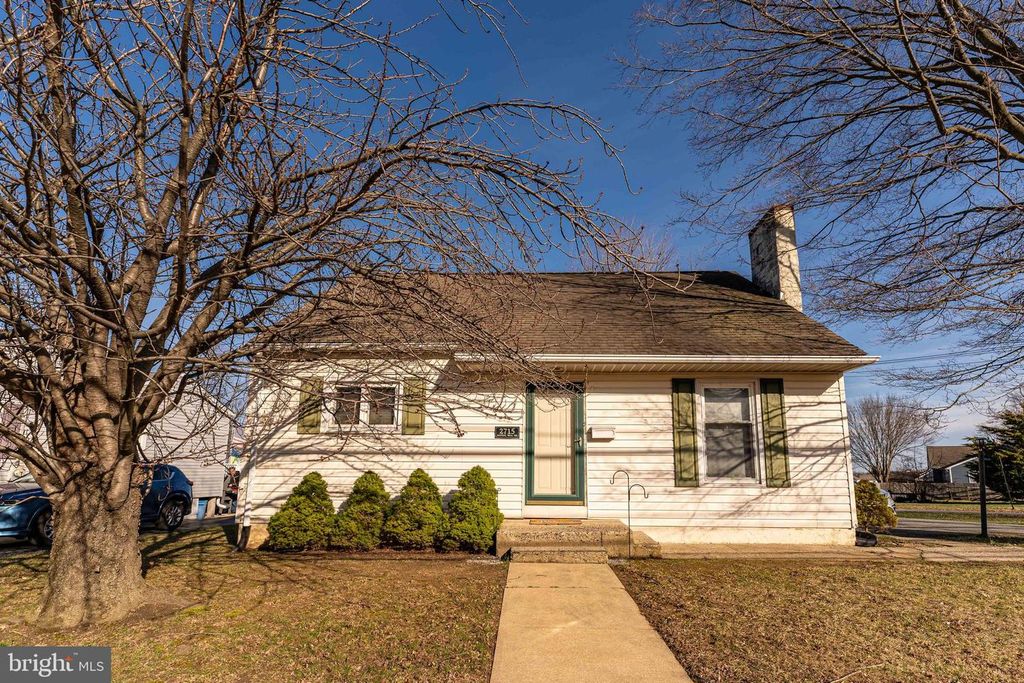 2715 W DUTTON MILL RD, Aston, PA 19014