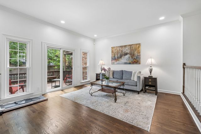 122 Matthew Ln, Nashville, TN 37215