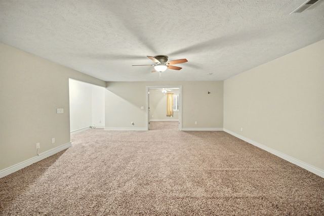 2515 Stonepost Lane, Salina, KS 67401