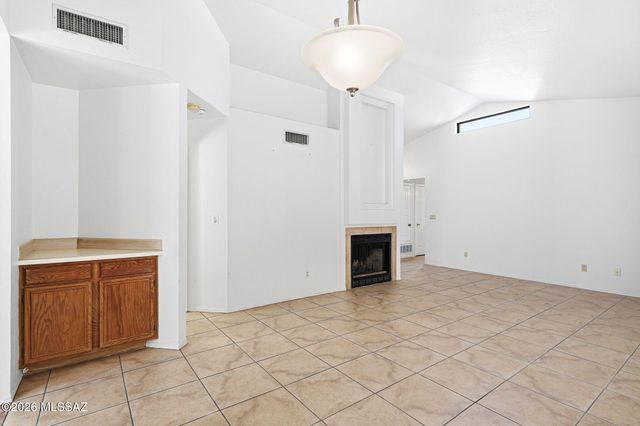 200 E Ridgeland Street, Oro Valley, AZ 85737