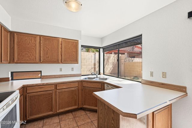 200 E Ridgeland Street, Oro Valley, AZ 85737