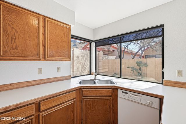 200 E Ridgeland Street, Oro Valley, AZ 85737