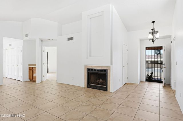 200 E Ridgeland Street, Oro Valley, AZ 85737