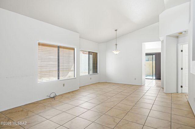 200 E Ridgeland Street, Oro Valley, AZ 85737