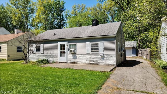 863 North, Painesville, OH 44077