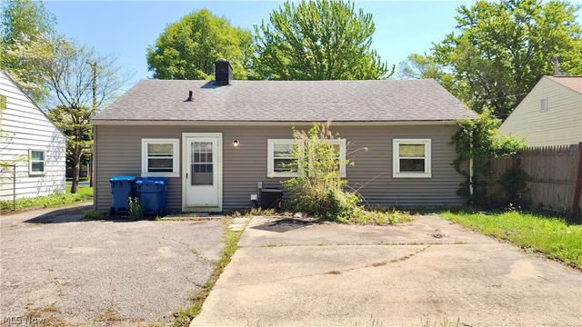 863 North, Painesville, OH 44077