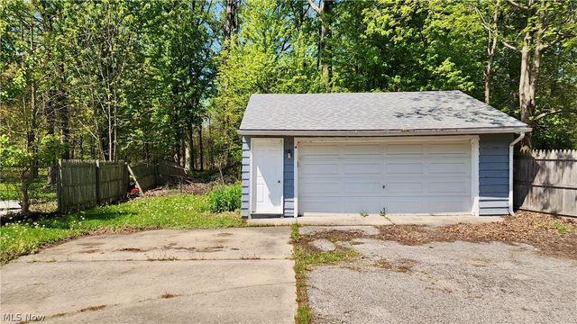 863 North, Painesville, OH 44077