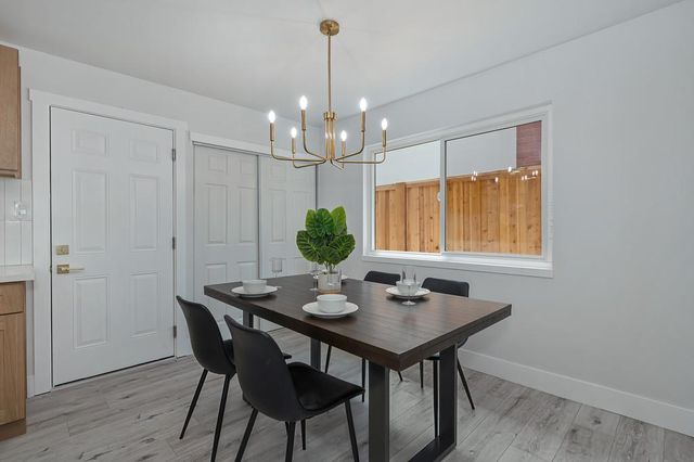 8837 Garden Glen Way, Sacramento, CA 95826