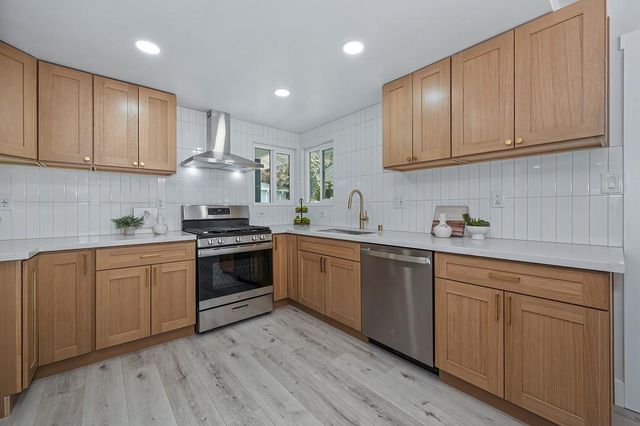 8837 Garden Glen Way, Sacramento, CA 95826
