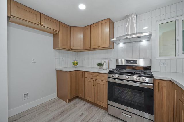 8837 Garden Glen Way, Sacramento, CA 95826