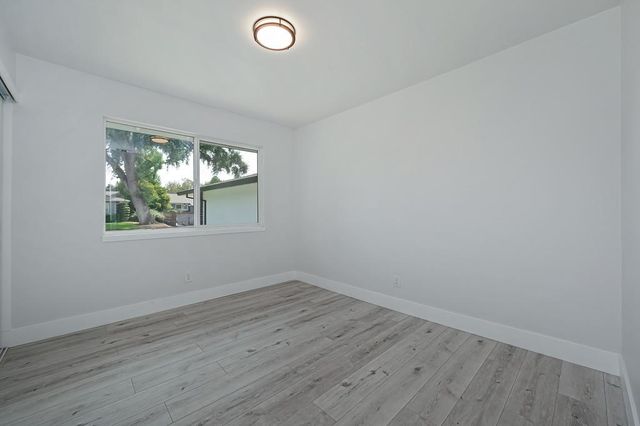 8837 Garden Glen Way, Sacramento, CA 95826