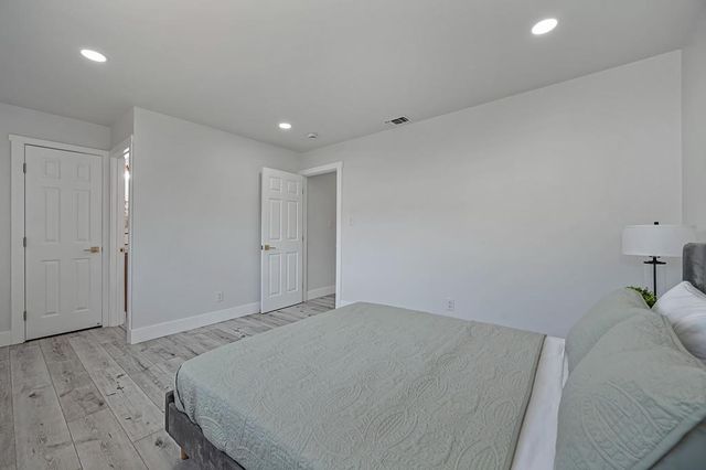 8837 Garden Glen Way, Sacramento, CA 95826