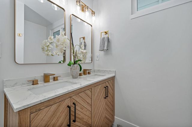 8837 Garden Glen Way, Sacramento, CA 95826