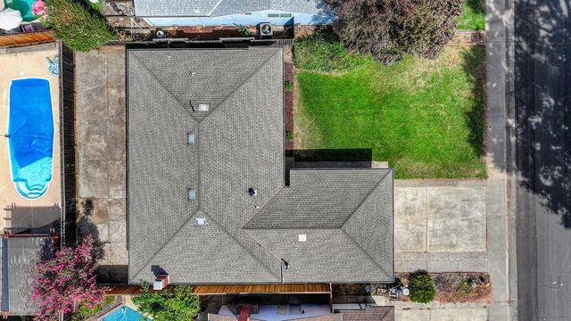 8837 Garden Glen Way, Sacramento, CA 95826