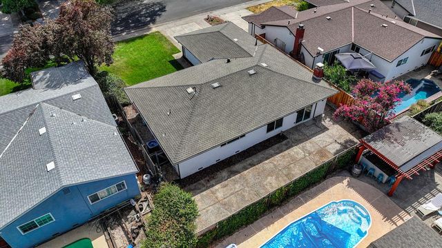 8837 Garden Glen Way, Sacramento, CA 95826