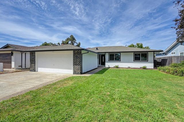 8837 Garden Glen Way, Sacramento, CA 95826