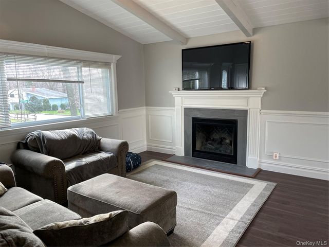 63 Chaucer Street, Hartsdale, NY 10530